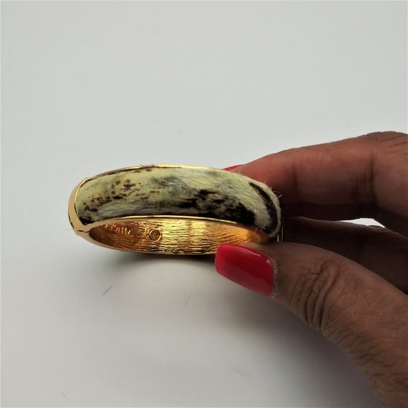Vince Camuto Zebra Print Call of the Wild Hinged Bangle - Picture 5 of 11